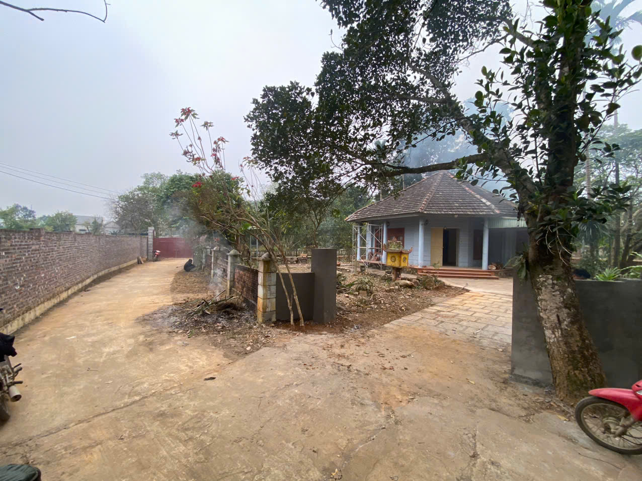 căn nhà vườn rộng 629m2 có nhà, vườn ao cực xinh