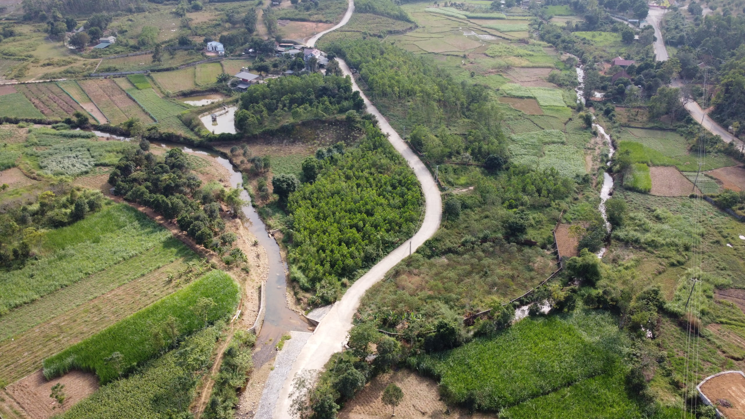 lô đất cây lâu năm sẵn sổ, gần khu du lịch Khoang Xanh