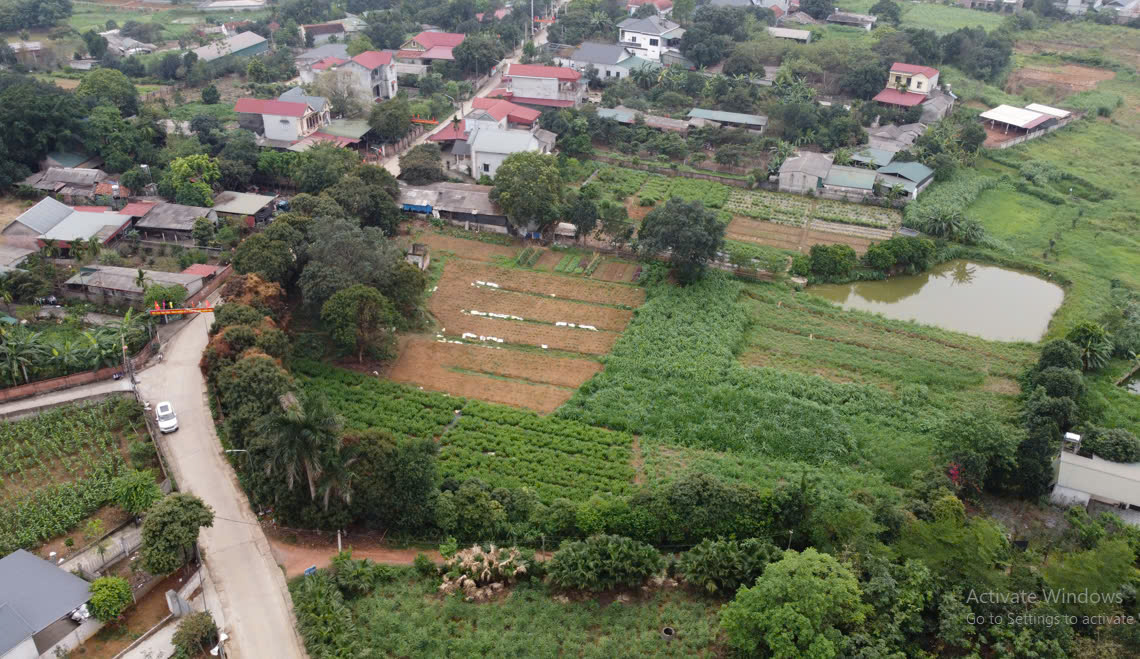 7217m2 lô góc, Cách DT87a 300m