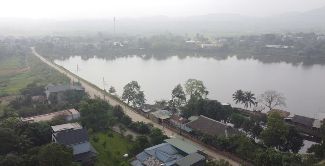 mảnh đất 1343m2 cách mặt hồ 400m