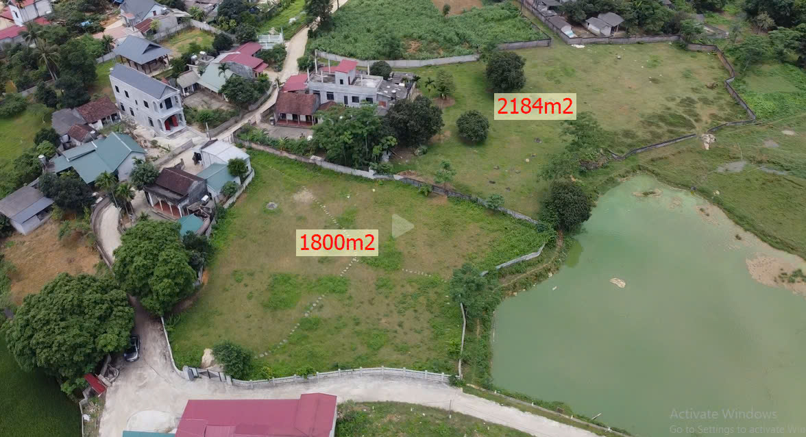 bán lô đất 3982 m2 bám hồ nước , Cách cổng du lịch Khoang Xanh 300m