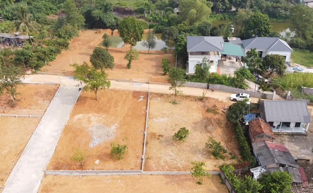 bán 11 ô đất phân lô giá hấp dẫn cho nhà đầu tư tại xã Vân Hòa, huyện Ba Vì, hà nội